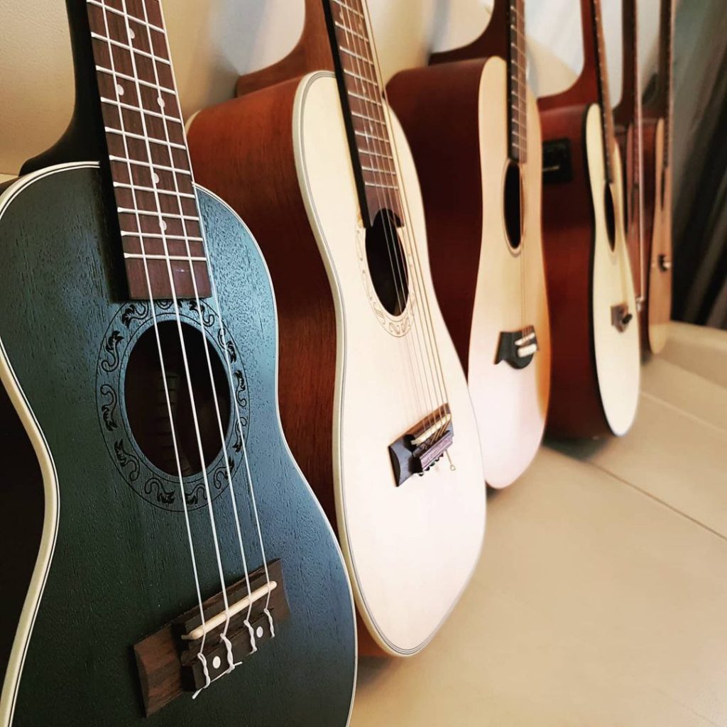 راهنمای خرید گیتار دسته دوم زخمه 15